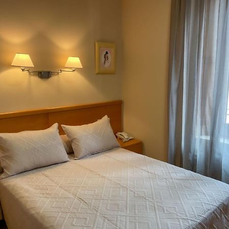 Hotel Castilla กาเซเรส ภายนอก รูปภาพ