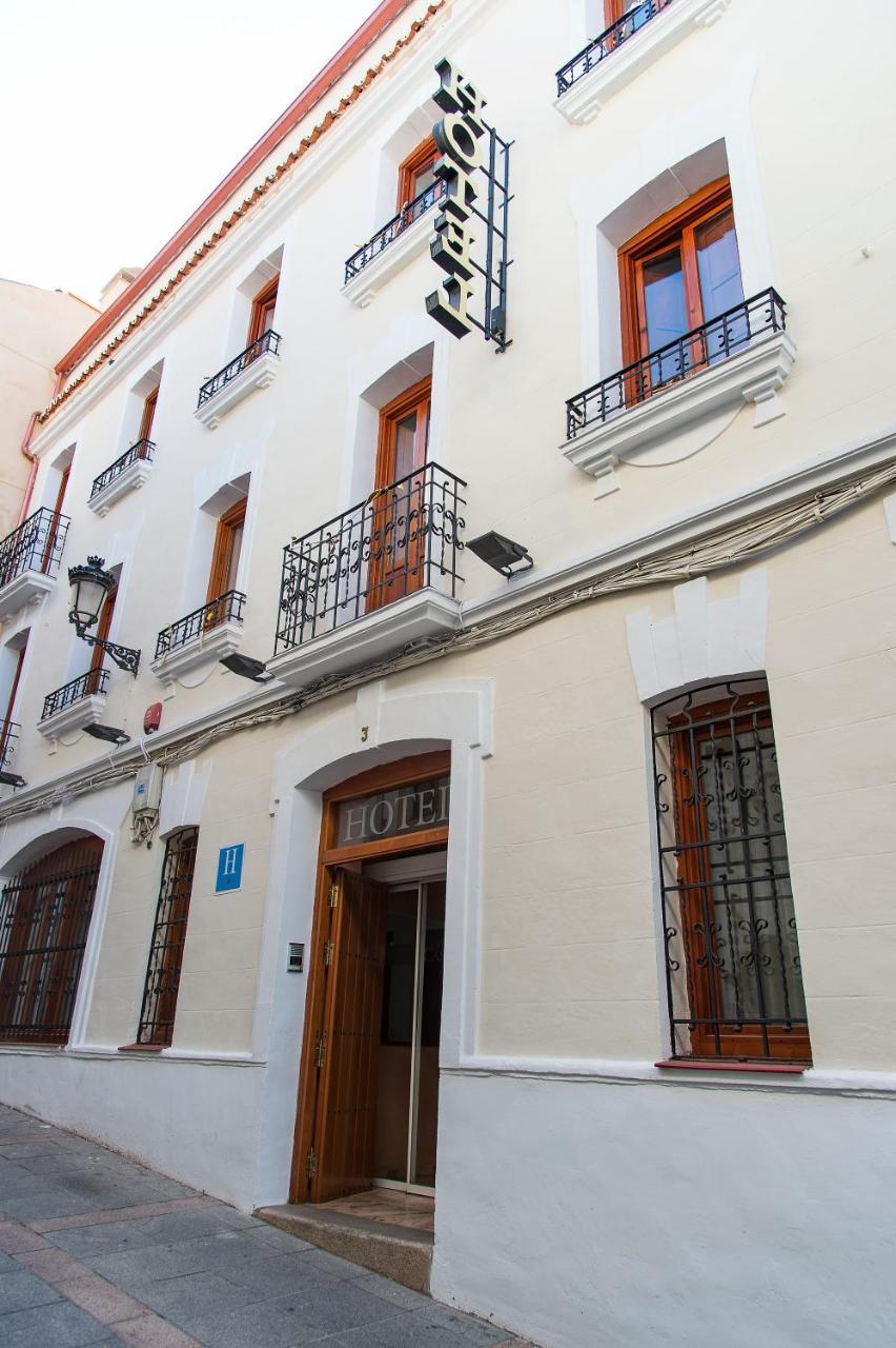 Hotel Castilla กาเซเรส ภายนอก รูปภาพ